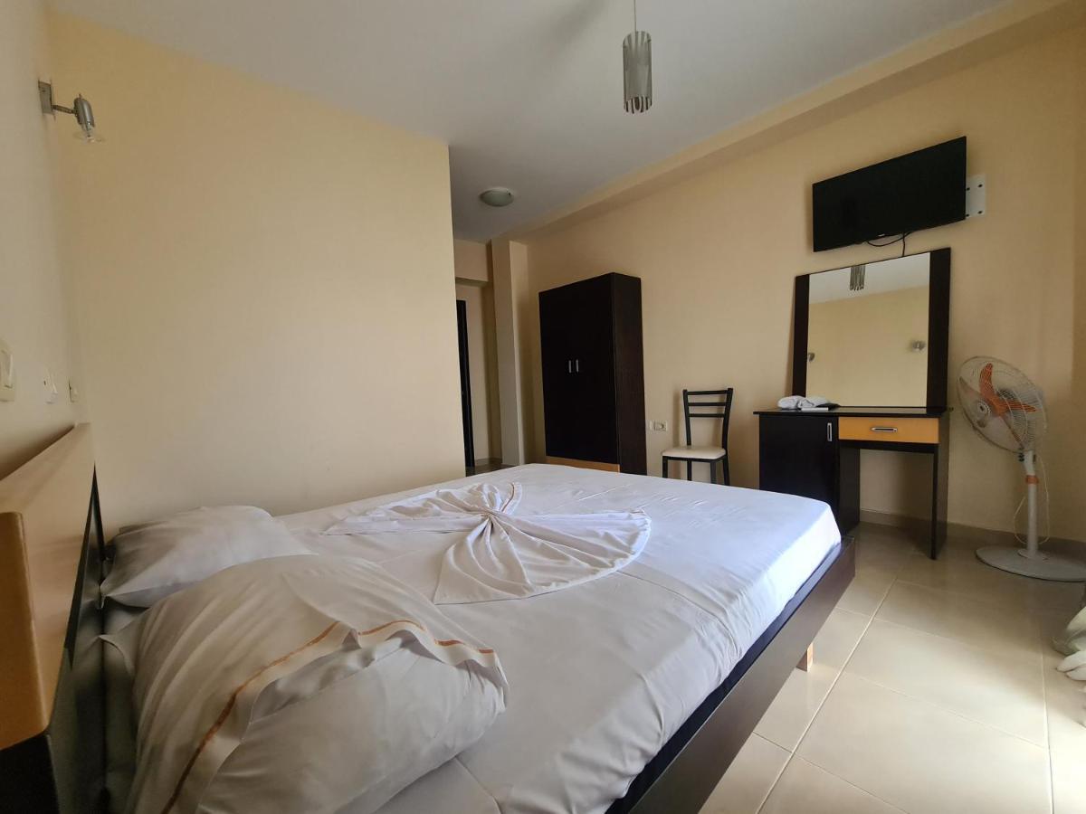 Hotel Kukesi Lini Eksteriør billede